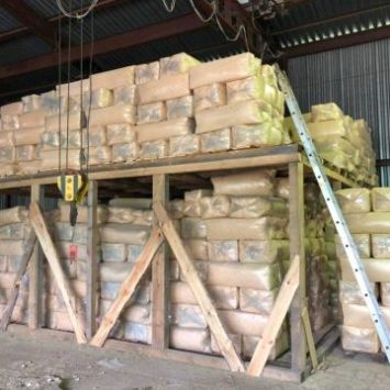 Опилки древесные спрессованные в брикеты в интернет-магазине Шувое-24 с доставкой